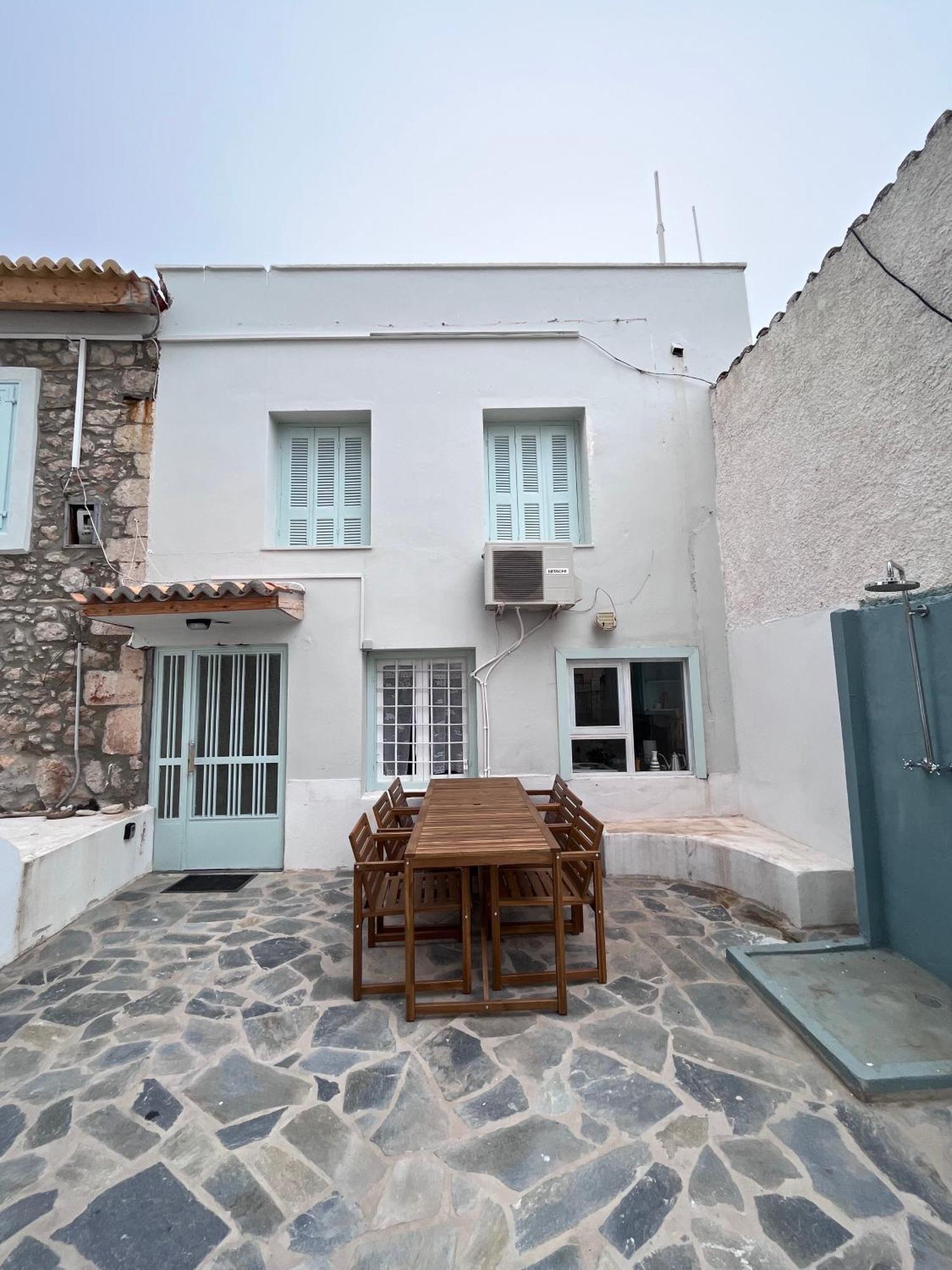 Galaxidi Authentic Rooftop House Bagian luar foto
